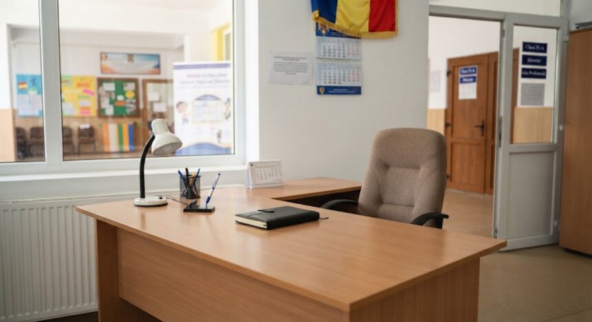 Ministerul Educației scoate la concurs peste 7.800 de posturi de director și director adjunct.
