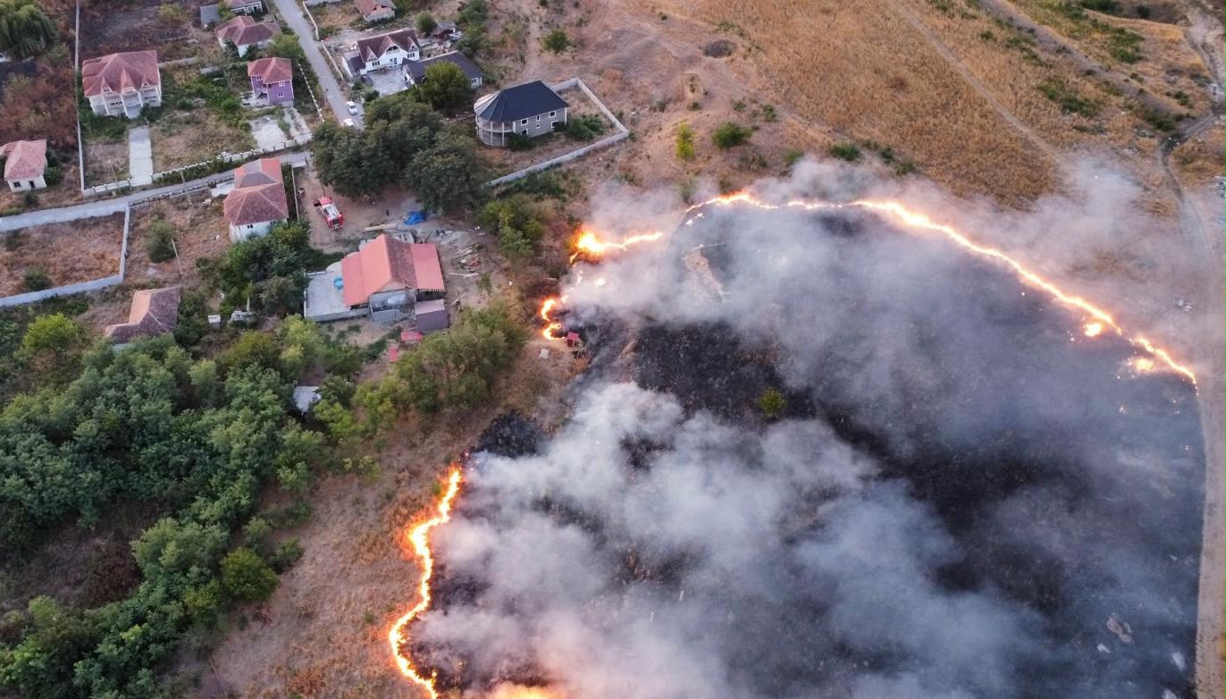 Incendii în mai multe localități din Mehedinți - Jurnalul Olteniei – Știri din Craiova și Oltenia Incendii în mai multe localități din Mehedinți