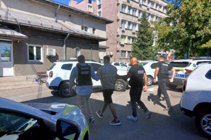 Severin: Percheziții ale polițiștilor soldate cu reținere