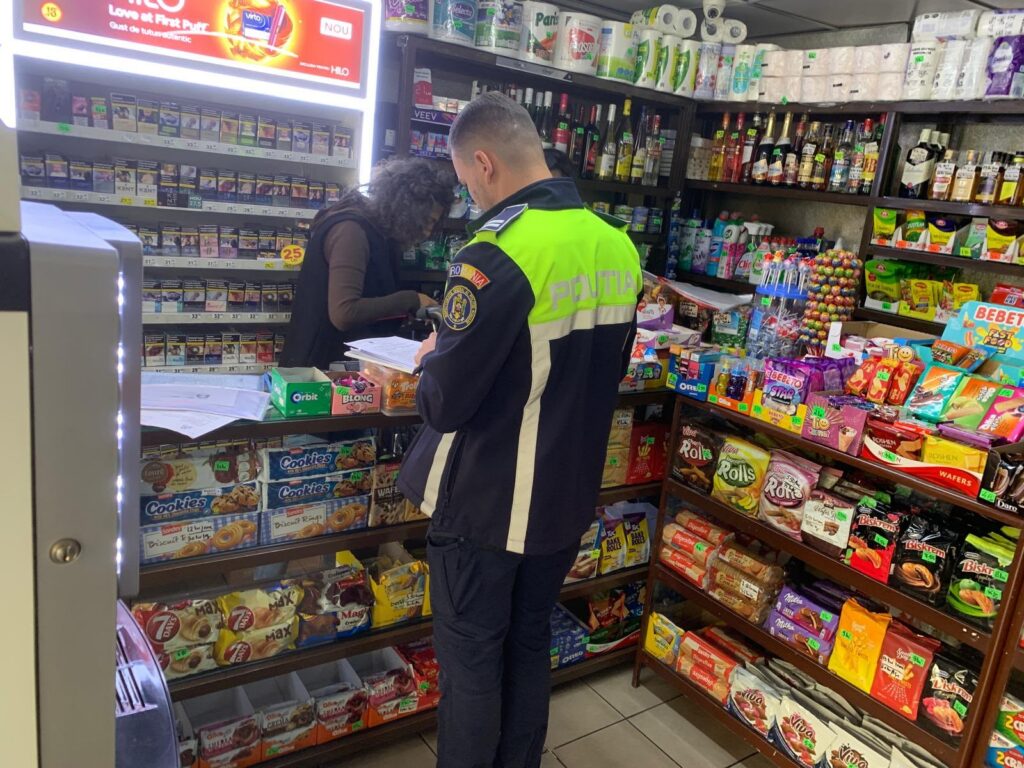 Vâlcea: 25 de elevi, depistați absentând de la cursuri