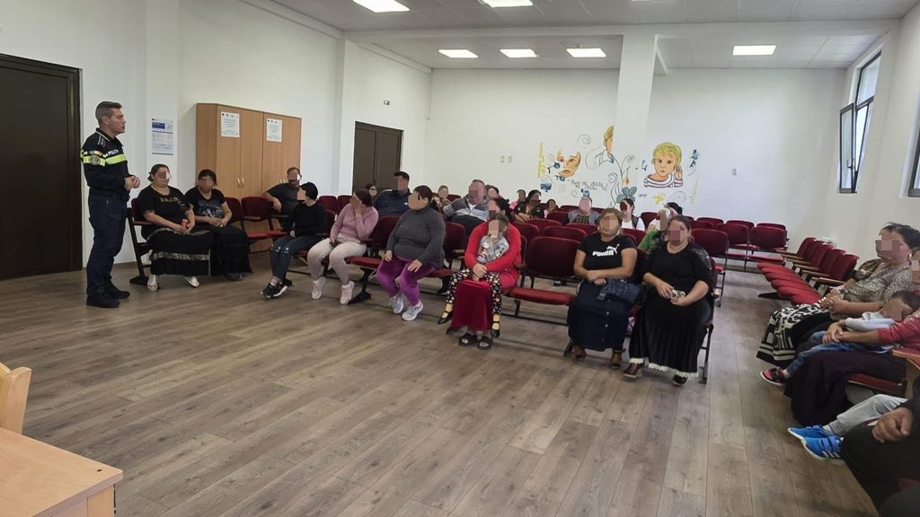 Vâlcea: 25 de elevi, depistați absentând de la cursuri