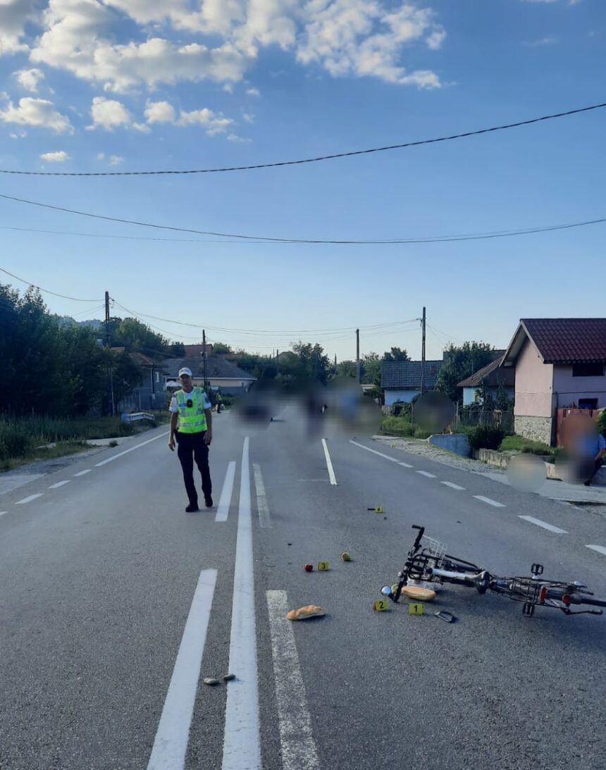 Accident între un autoturism și un biciclist, la Plopșoru