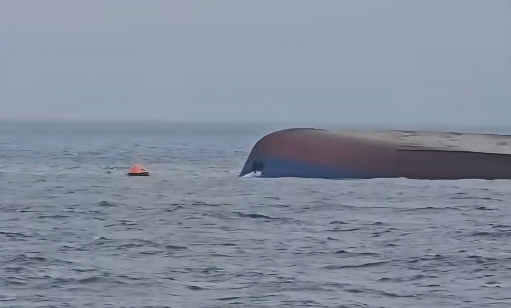 Incident în Marea Neagră: Încă o navă, lovită de drone. Foto: Captură video / Facebook/ MAI
