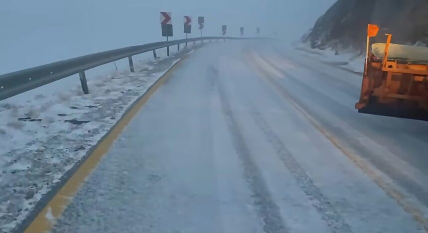 DRDP Craiova: Transalpina a fost închisă din cauza ninsorii. Foto: captură video