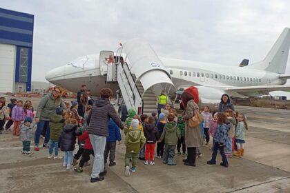 Aeroportul Craiova, destinație pentru „Școala Altfel”