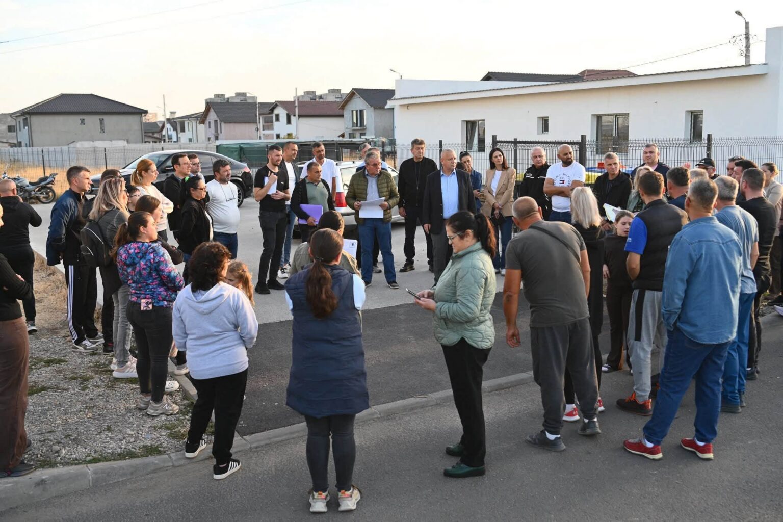 Primarul Severinului, întâlnire cu locuitorii unui cartier în dezvoltare