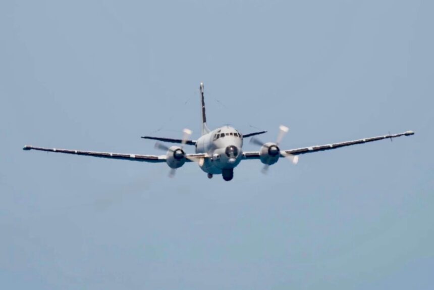 Avion de patrulare maritimă francez, trimis la Marea Neagră. Foto: Facebook/ MApN