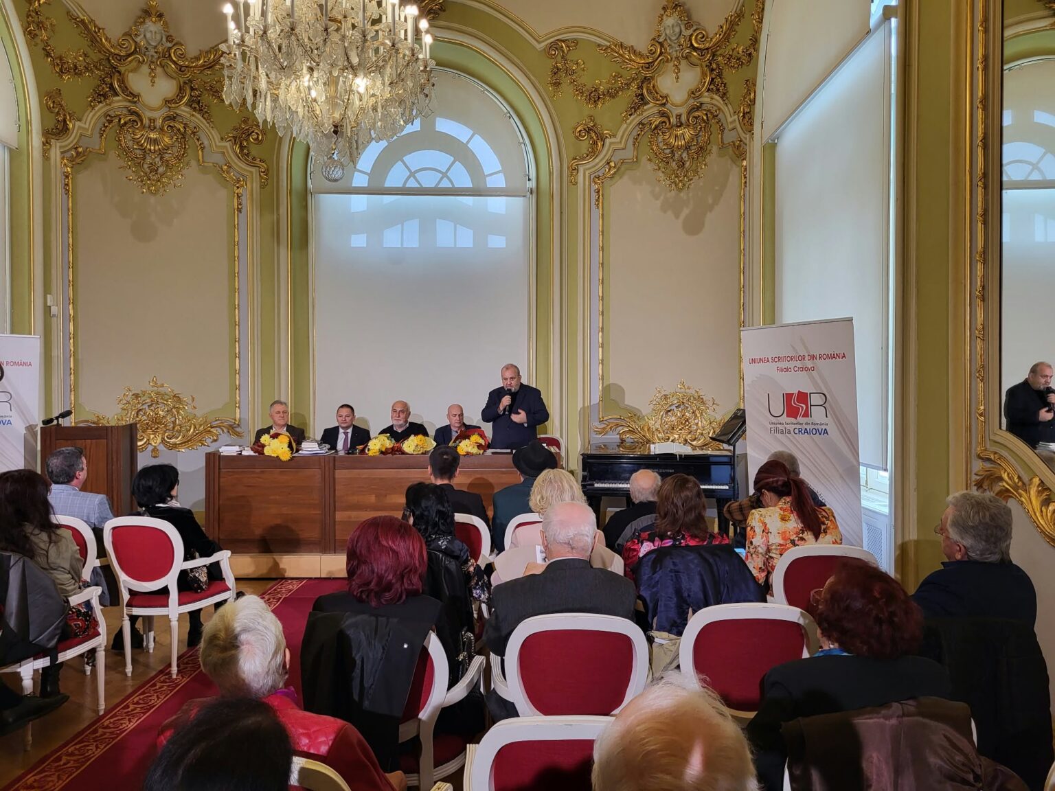 Craiova, în centrul vieții culturale din Oltenia. Scriitorii s-au reunit la o gală specială