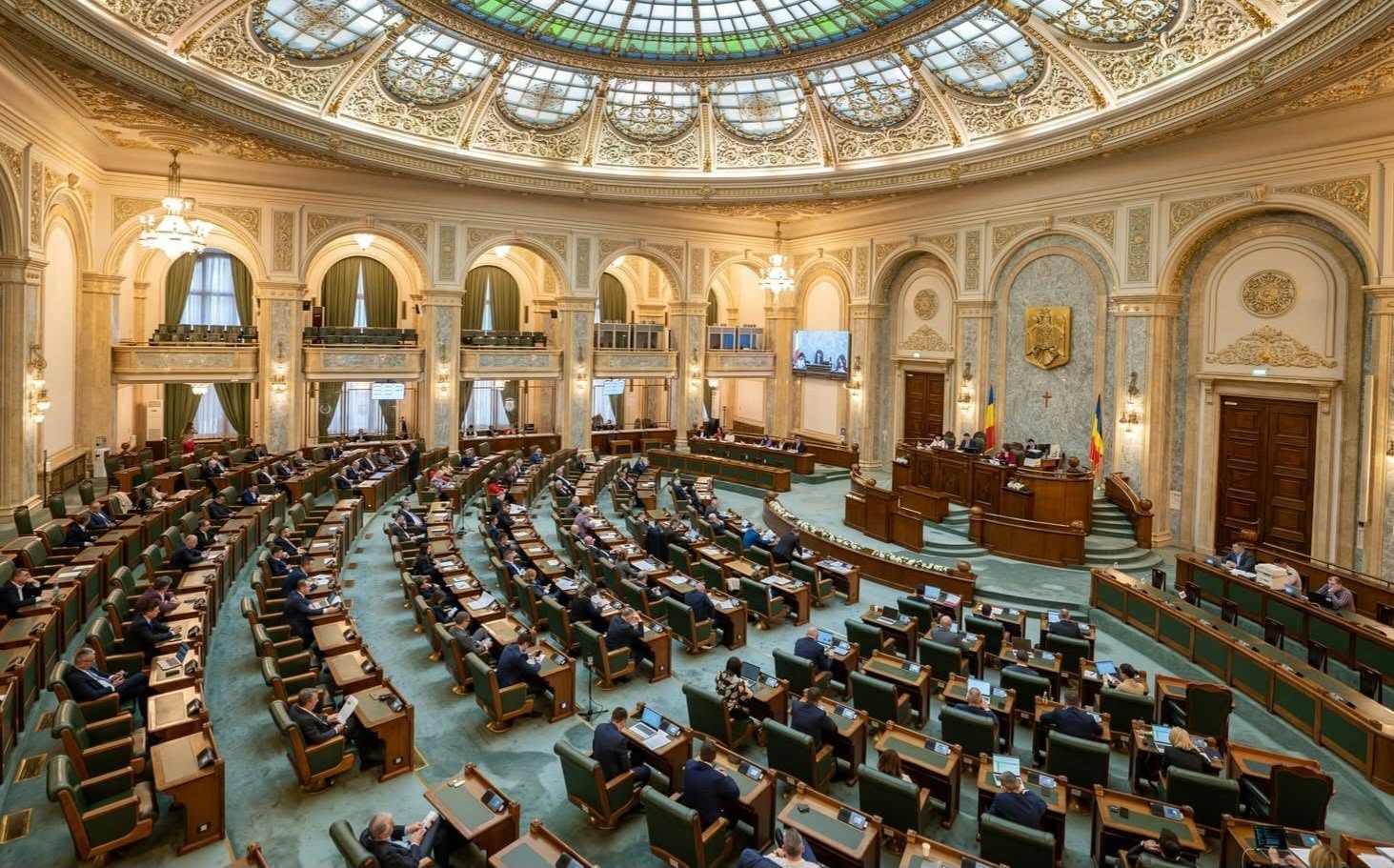 Senatorii, prezență minimă în Parlament! Cât au plătit pentru chiul. Foto: Facebook