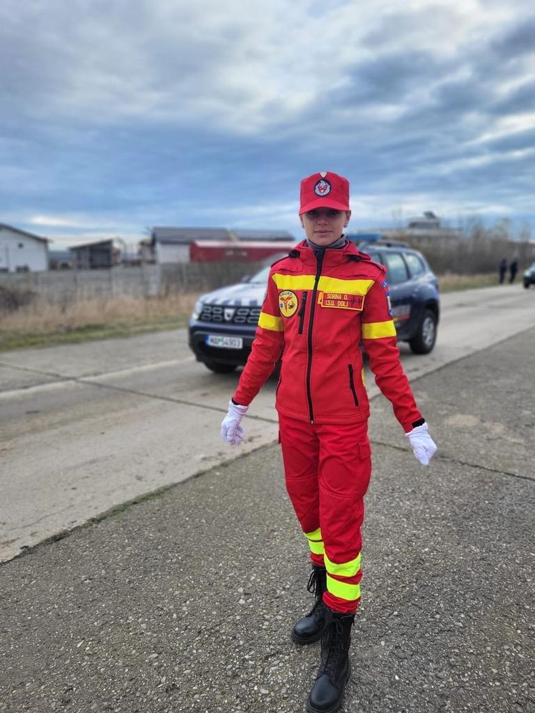 Povestea din spatele uniformei: Sorina Oprea, craioveanca ce luptă în fiecare zi pentru salvarea de vieți - Jurnalul Olteniei – Știri din Craiova și Oltenia Povestea din spatele uniformei: Sorina Oprea, craioveanca ce luptă în fiecare zi pentru salvarea de vieți