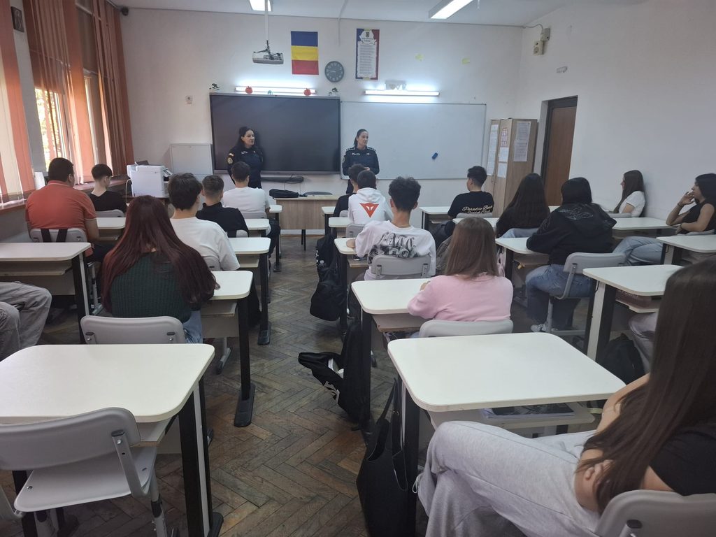 Lectie de siguranță pentru elevii din Râmnicu Vâlcea