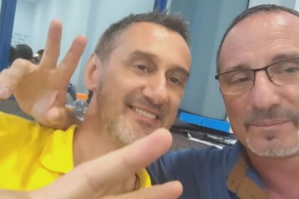 Consilierul local Valeriu Matei, alături de primarul Mario De Mezzo