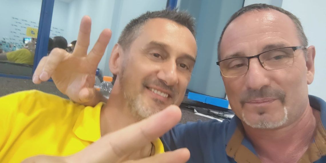 Consilierul local Valeriu Matei, alături de primarul Mario De Mezzo