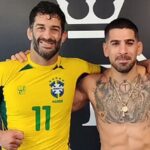 Mathias Ribeiro (dreapta) şi Ilia Topuria (campion mondial UFC)
