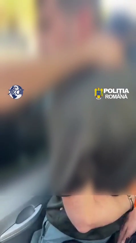 Doi tineri, reținuți după ce ar fi vândut canabis